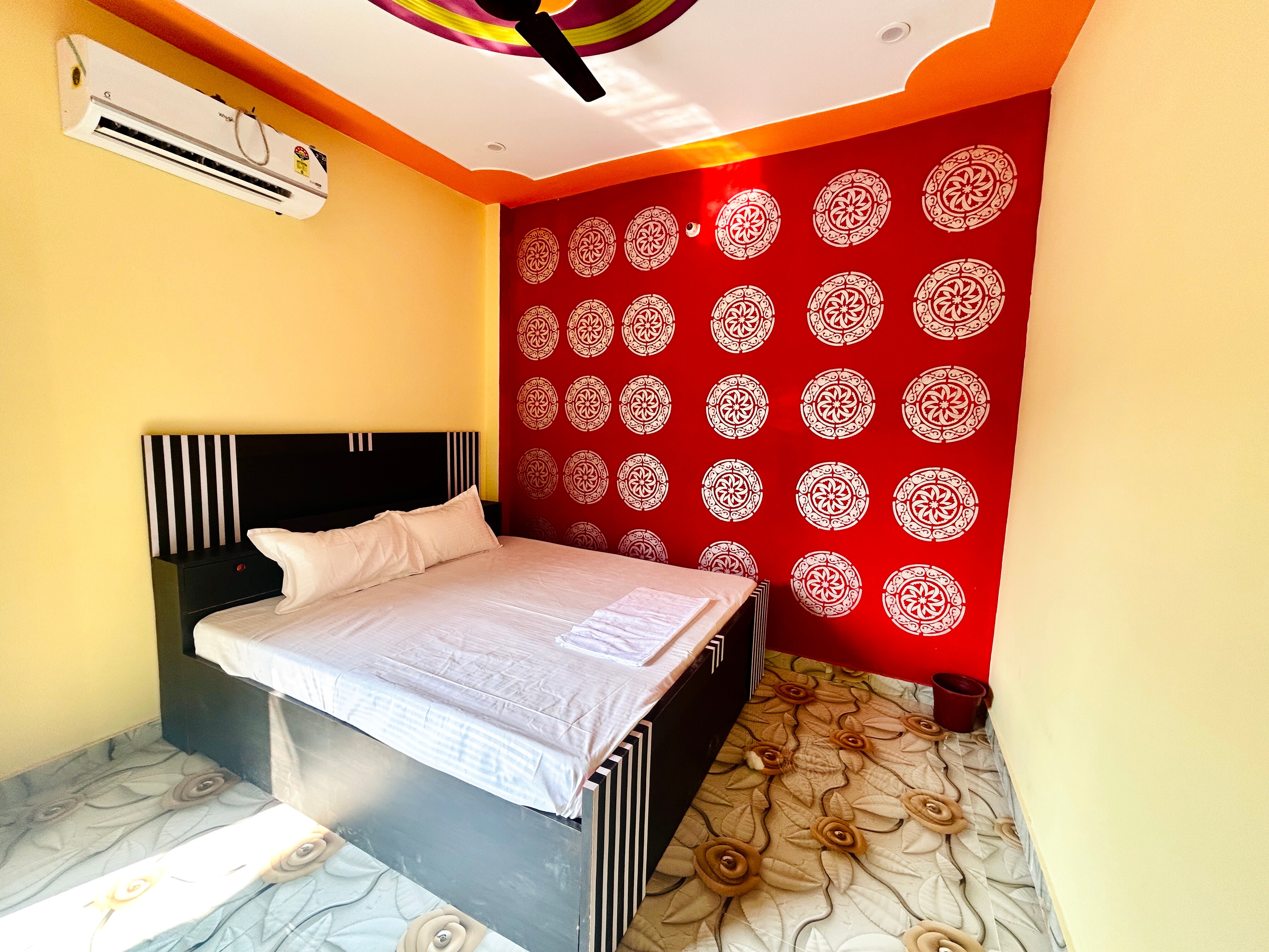 SL Palace - Tap to explore photos