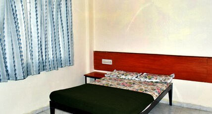Sairatna Hotel Room Type - DOUBLE BED NON -A.C ROOM