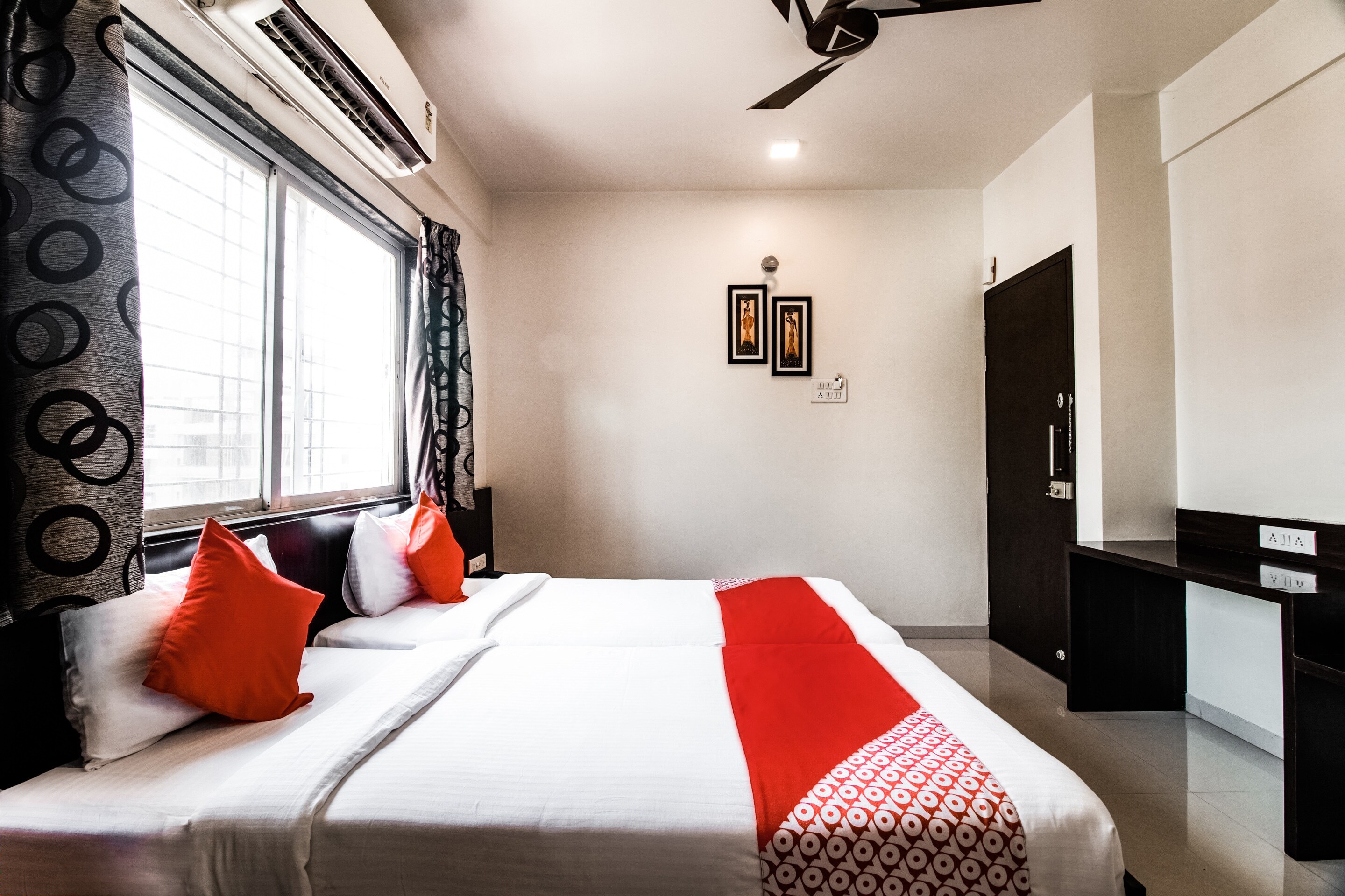 Hotel O Suyog Inn - Tap to explore photos