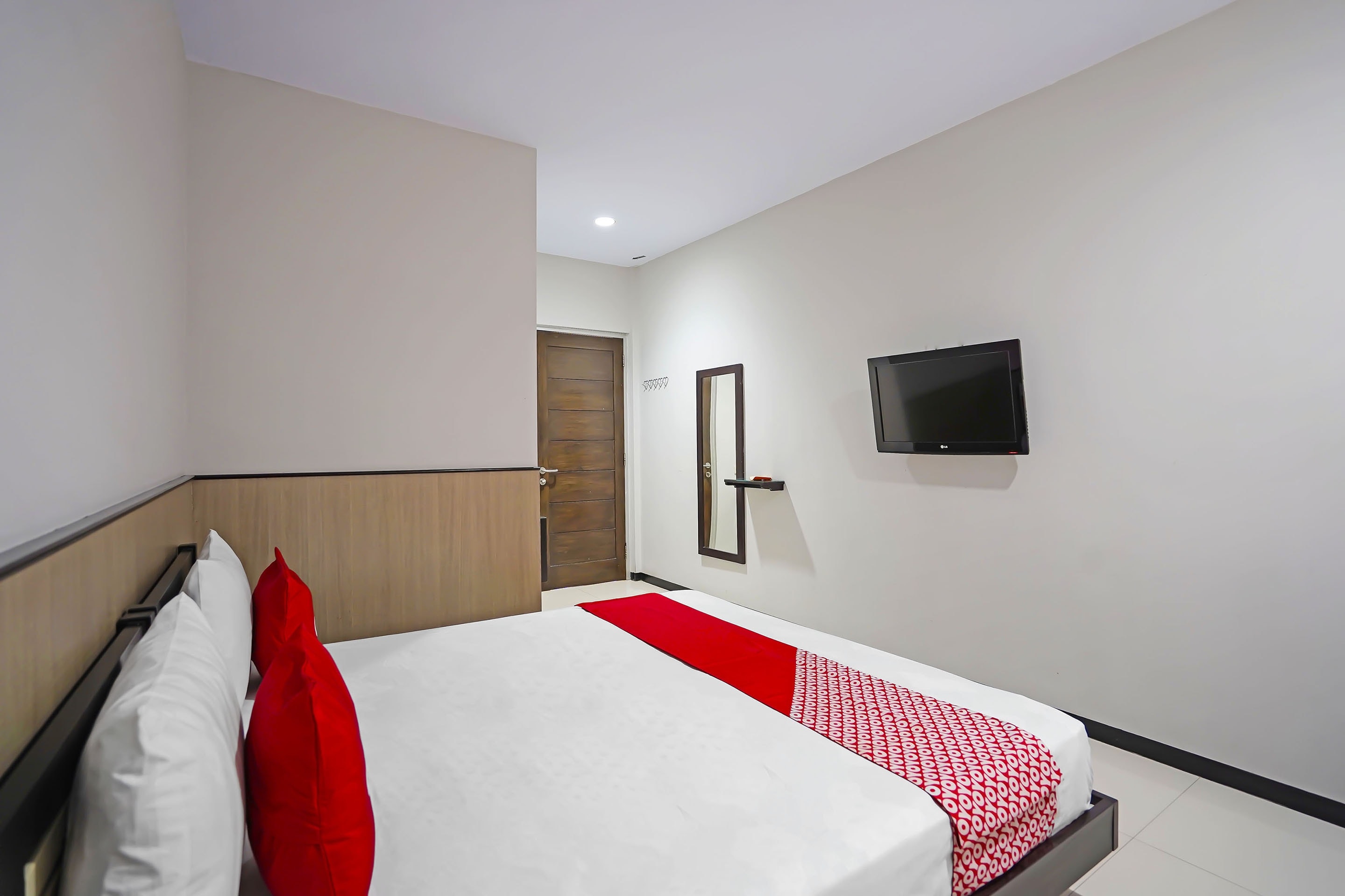 Hotel O Anugerah - Tap to explore photos