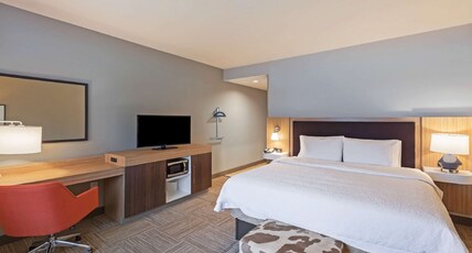 Hampton Inn by Hilton Bulverde Texas Hill Country Room Type - 1KN STDO MIC FRIDG WTBR NS