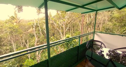 SpiceBuds FarmStay - Ramakkalmedu Room Type - TreeHouse Cottage 3 - Mountain View