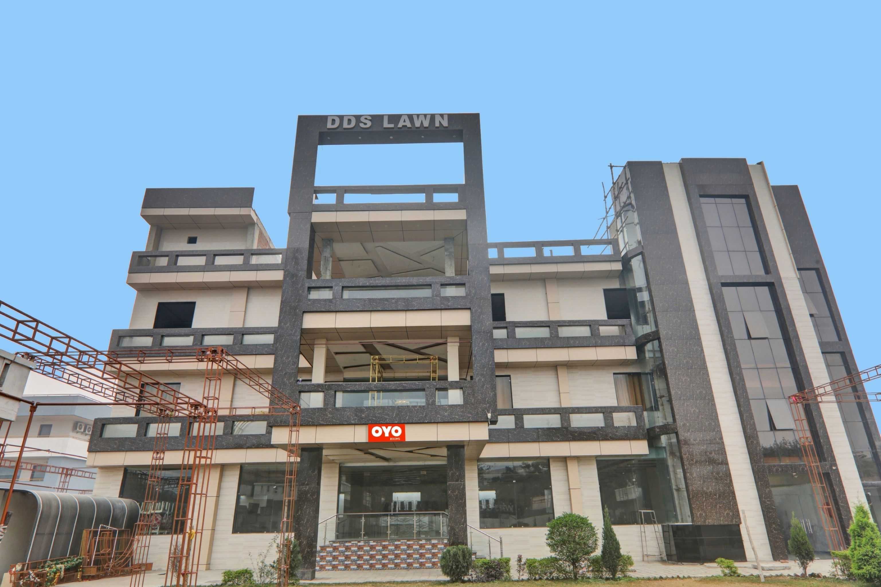 DDS Hotel & Banquets - Tap to explore photos