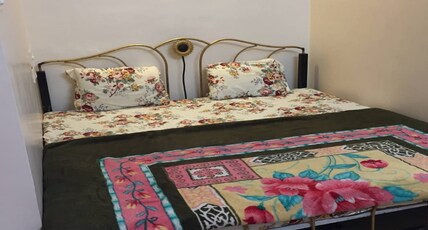Namrata Palace Room Type - Deluxe Non AC
