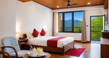 Sparrow Cherry Resort 2 min walk To MG Marg Room Type - The Premium King with Kanchenjunga Mountain View and Private Balcony Sparrow Cherry Resort 2 min walk To MG Marg Room Type - The Premium King with Kanchenjunga Mountain View and Private Balcony