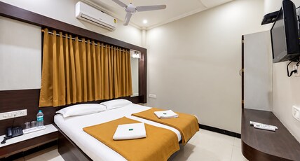 Hotel Adarsh Deluxe Room Type - Double Bed Ac Hotel Adarsh Deluxe Room Type - Double Bed Ac