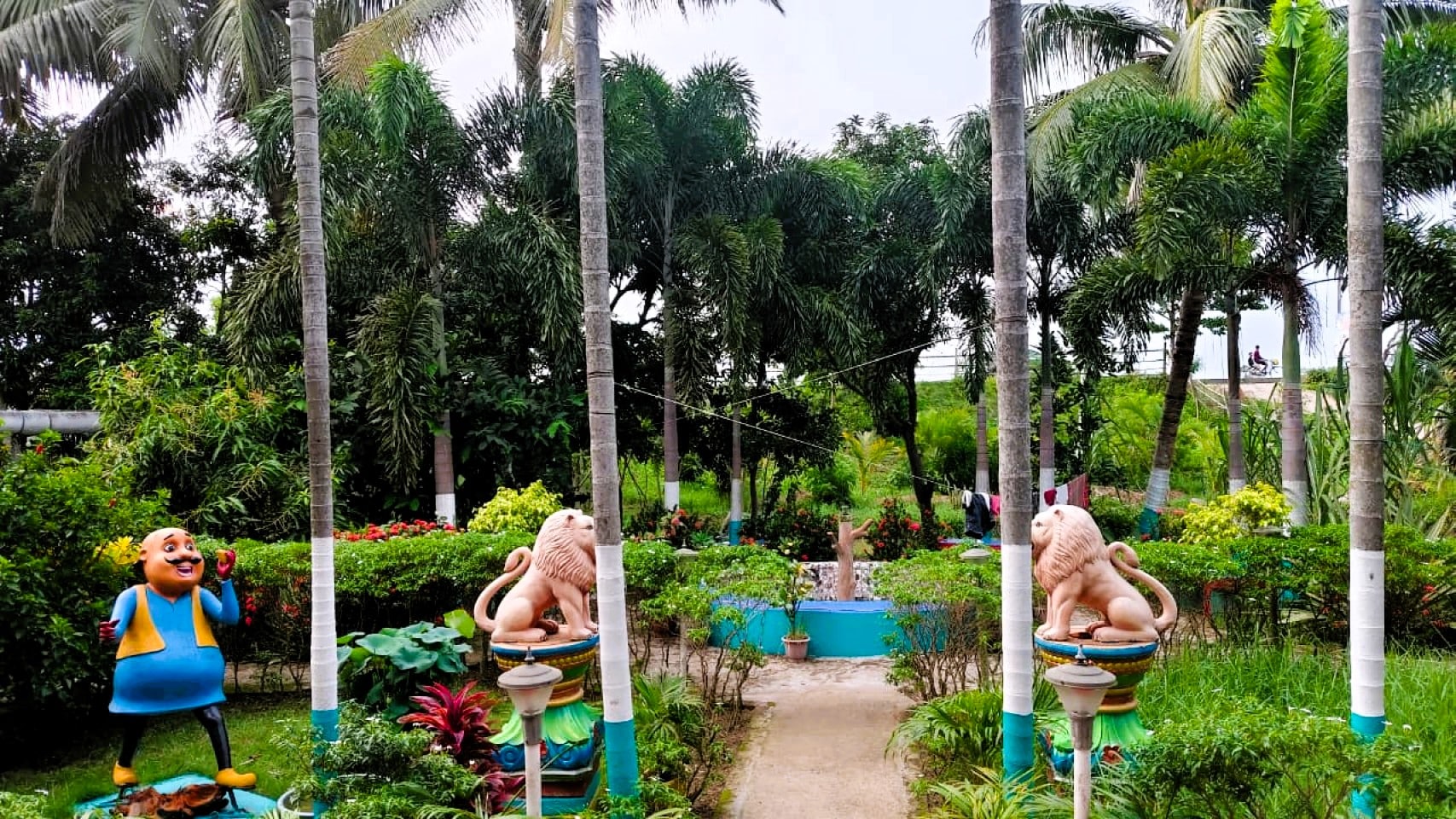 Pakhi Guest House - Tap to explore photos