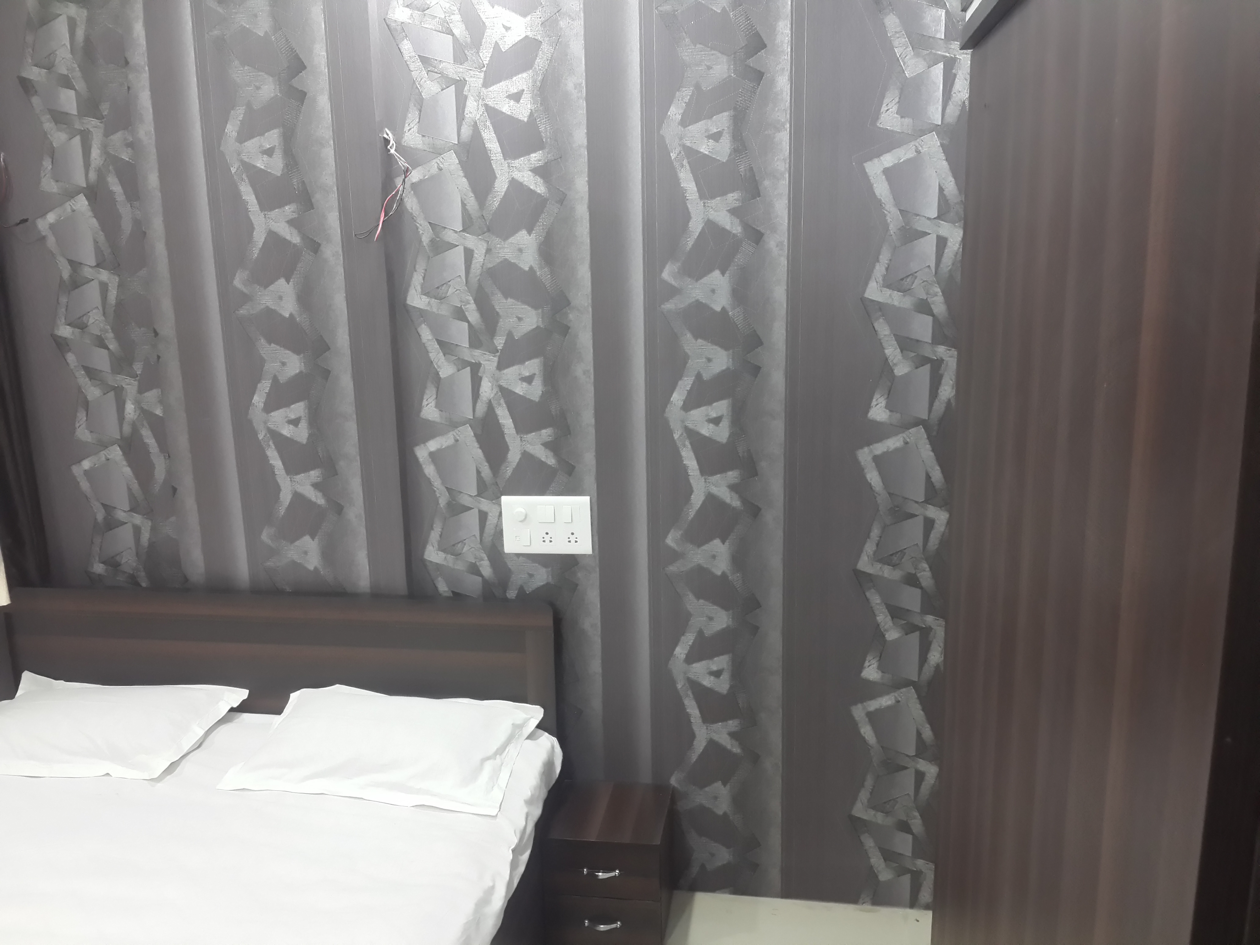 HOTEL HOLIDAY ERA LODGING - Tap to explore photos