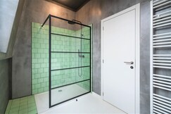 Antwerp Central Residence|2BBK|NS|Wi-fi|Mic