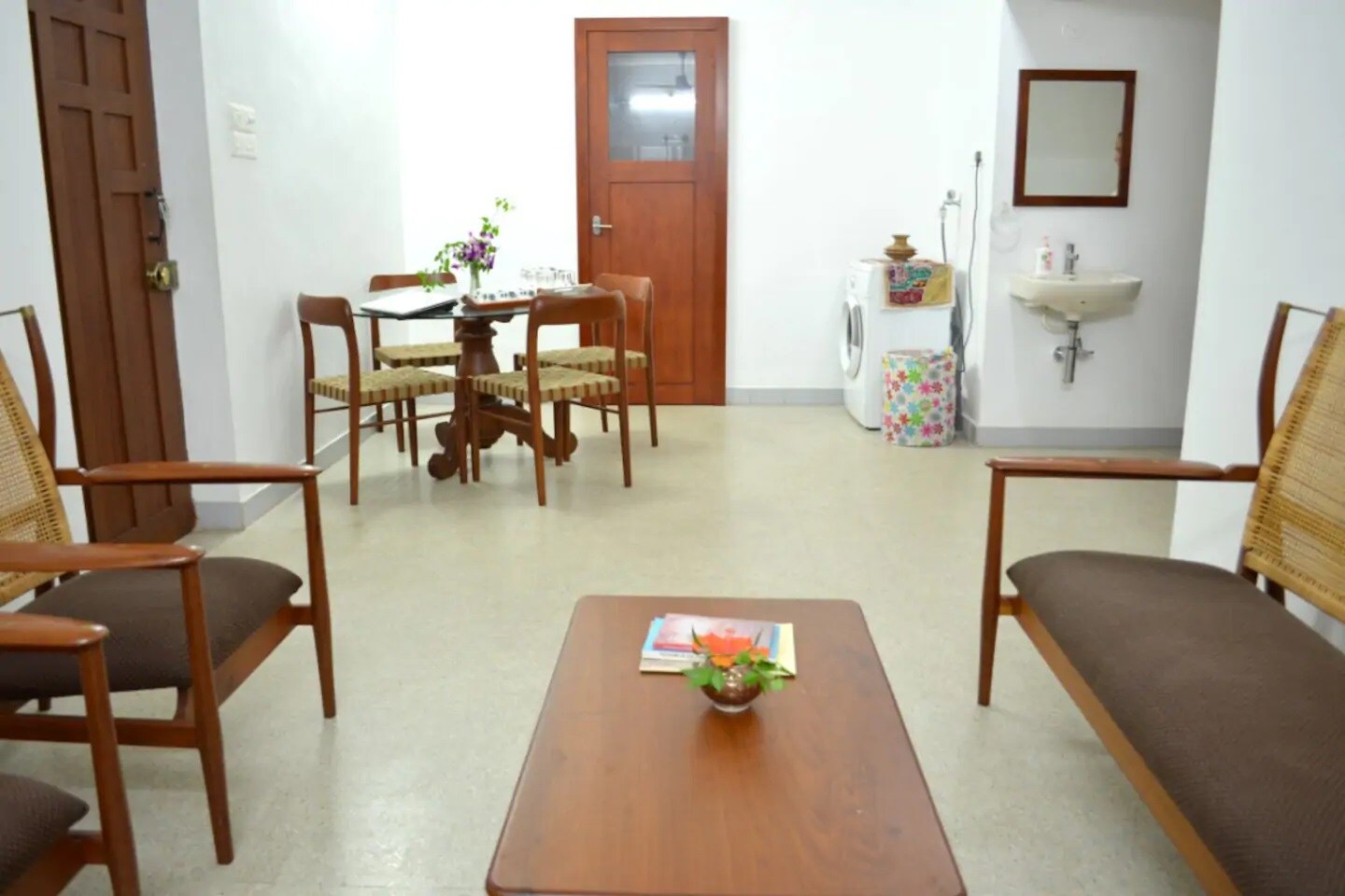 Peaceful Pondy Homestay - Tap to explore photos