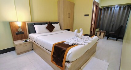 Hotel Royal Orbit Room Type - Deluxe Room \ Double Room