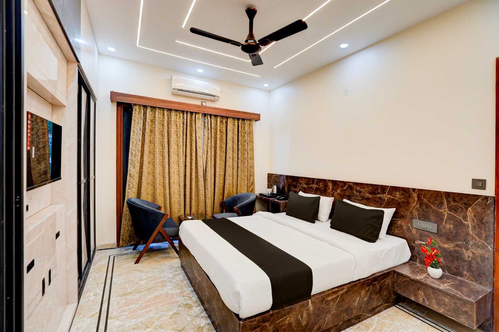 Townhouse PI 1&2 Greater Noida Formerly White Elephant - Tap to explore photos