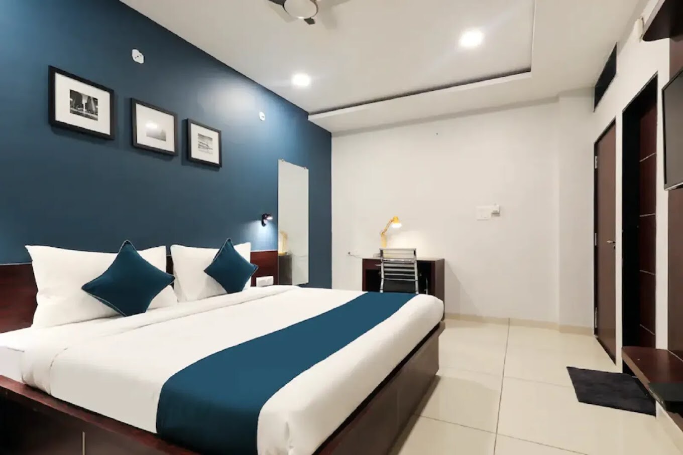 Hotel Sagar Sky - Tap to explore photos