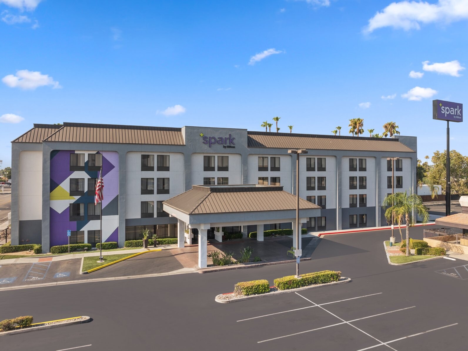 Spark by Hilton Bakersfield Central - Tap to explore photos