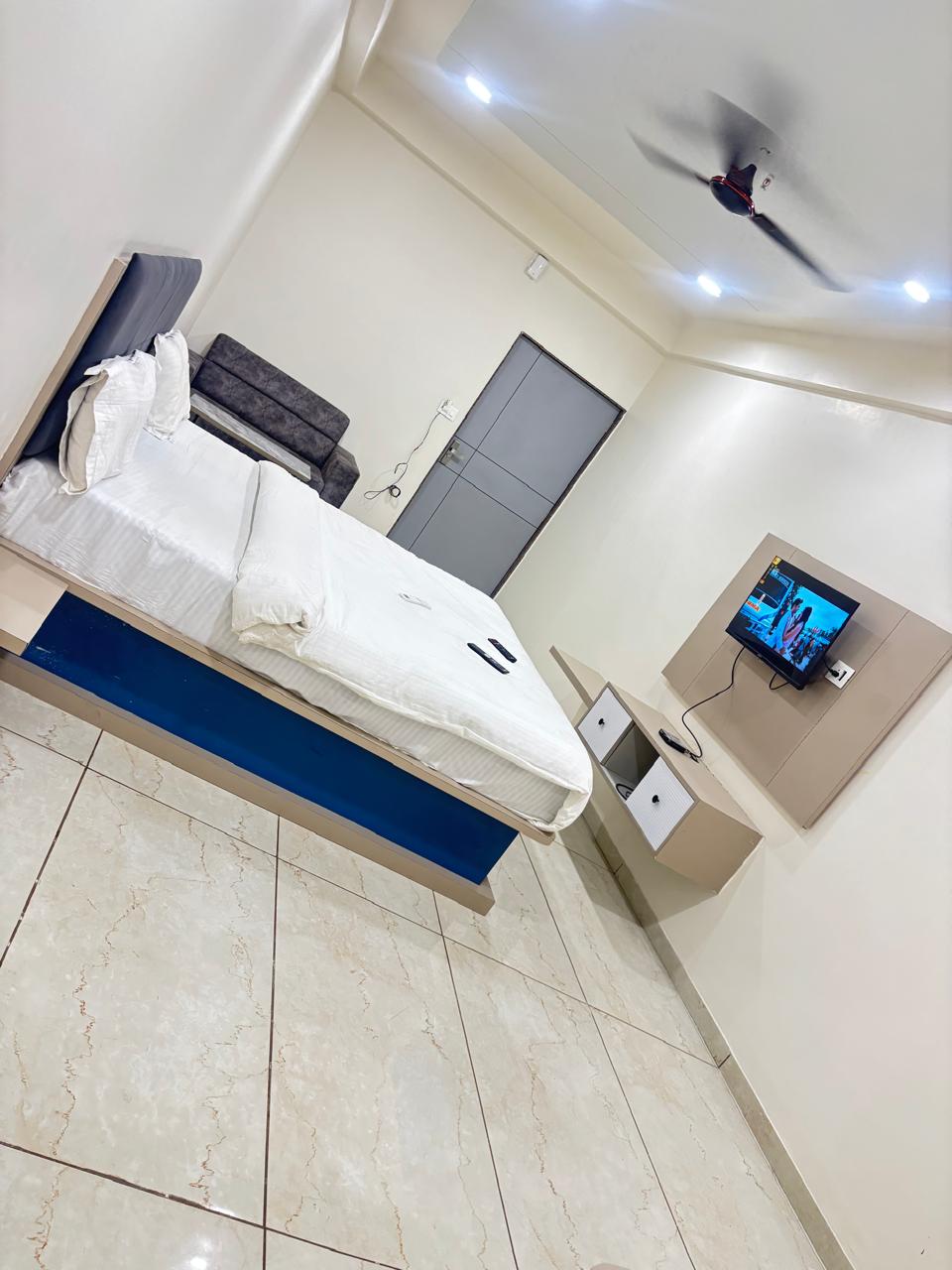 Hotel Radhe Palace - Tap to explore photos