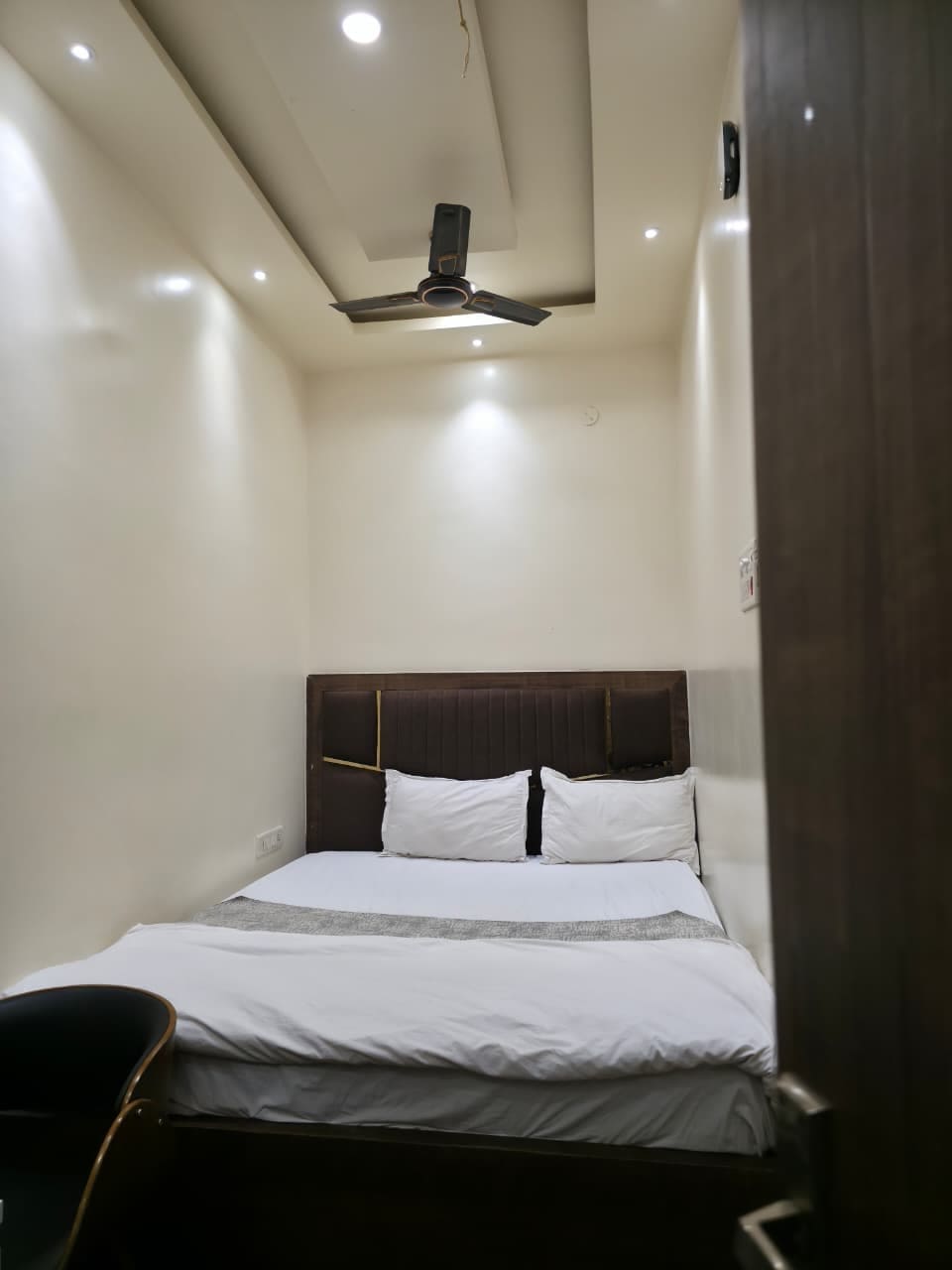 The chhabra residency - Tap to explore photos