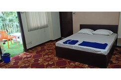 Loudon Inn near Park Street