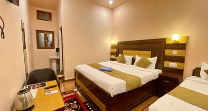 Hotel Geetanjali Palace Room Type - Superior Triple Bedroom