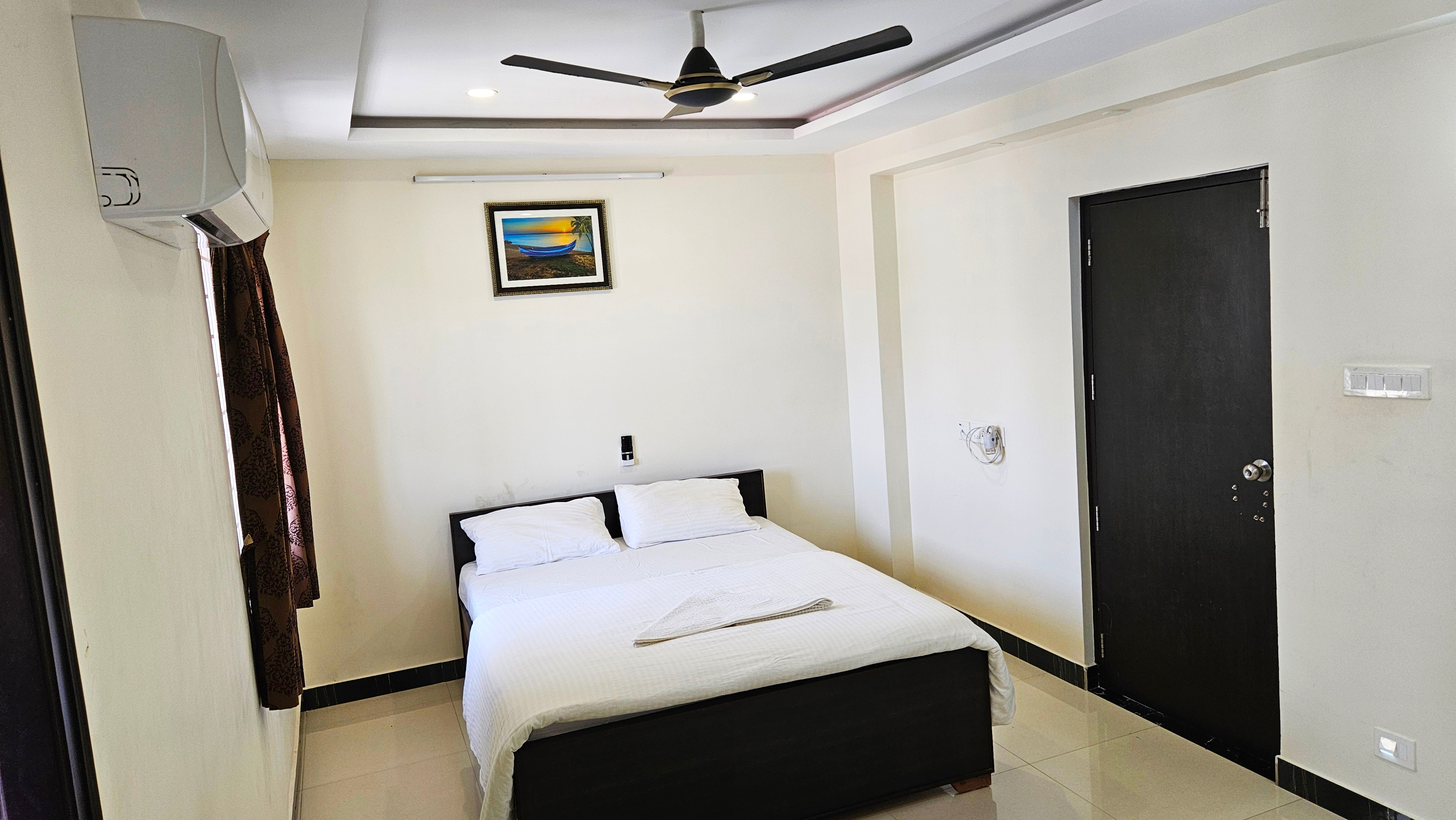 Rodas Serviced Apartment - Tap to explore photos