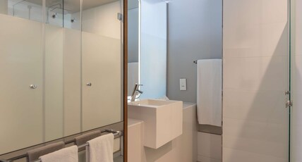 Radisson Hotel Cape Town Foreshore Room Type - Premium RoomMountain View High Floor