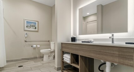 Executive Residency by Best Western Corpus Christi Room Type - Accessible - 1 King, Mobility Accessible, Bathtub, Sofabed, View, Kitchenette, Non-Smoking, Full Bre Executive Residency by Best Western Corpus Christi Room Type - Accessible - 1 King, Mobility Accessible, Bathtub, Sofabed, View, Kitchenette, Non-Smoking, Full Bre