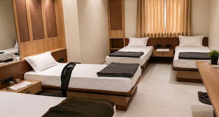 Hotel Dhanashri Room Type - 5 Bedded Room Non Ac Hotel Dhanashri Room Type - 5 Bedded Room Non Ac