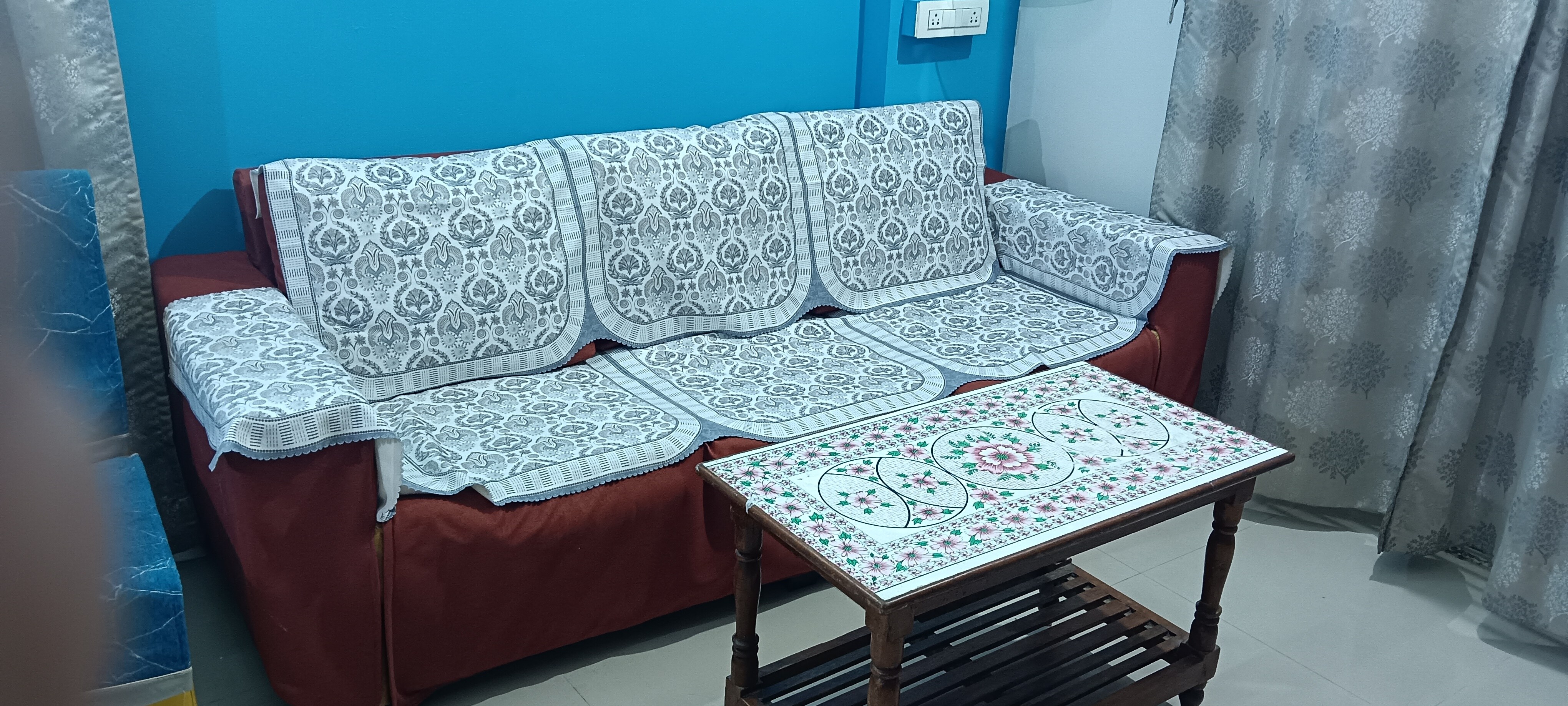 Starlight 3 bhk 1 km from Mumbai naka bus stop - Tap to explore photos