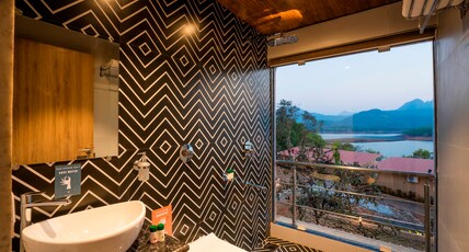 Zostel Plus Lonavala Room Type - Suite with Lake View