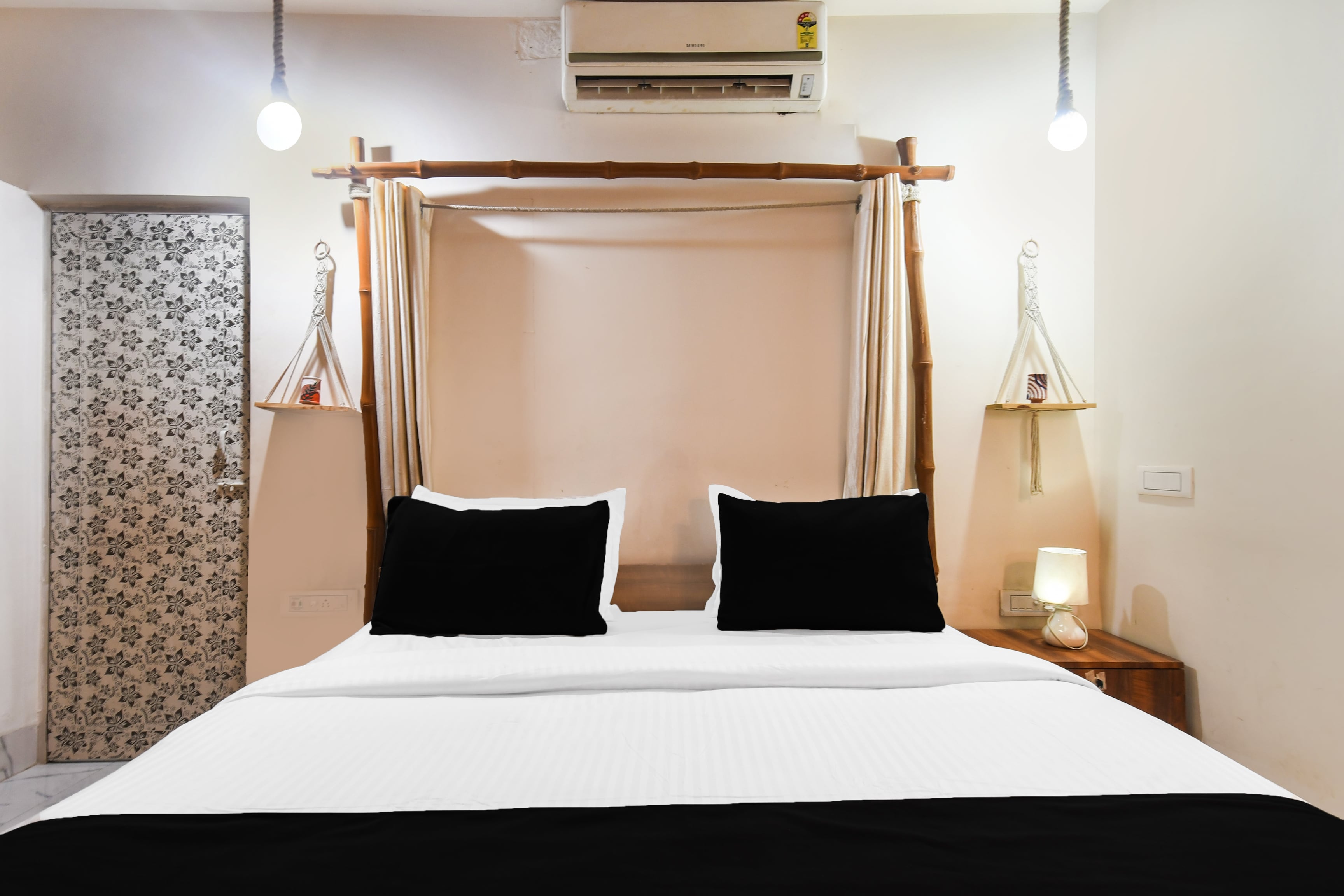 Hotel O Blue Sapphire Hotel & Banquets - Tap to explore photos