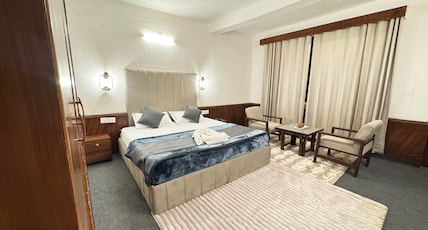 Shanti Cafe - Signature Stays Manali Room Type - King Luxury Suite With Private Mountain View Balcony Shanti Cafe - Signature Stays Manali Room Type - King Luxury Suite With Private Mountain View Balcony