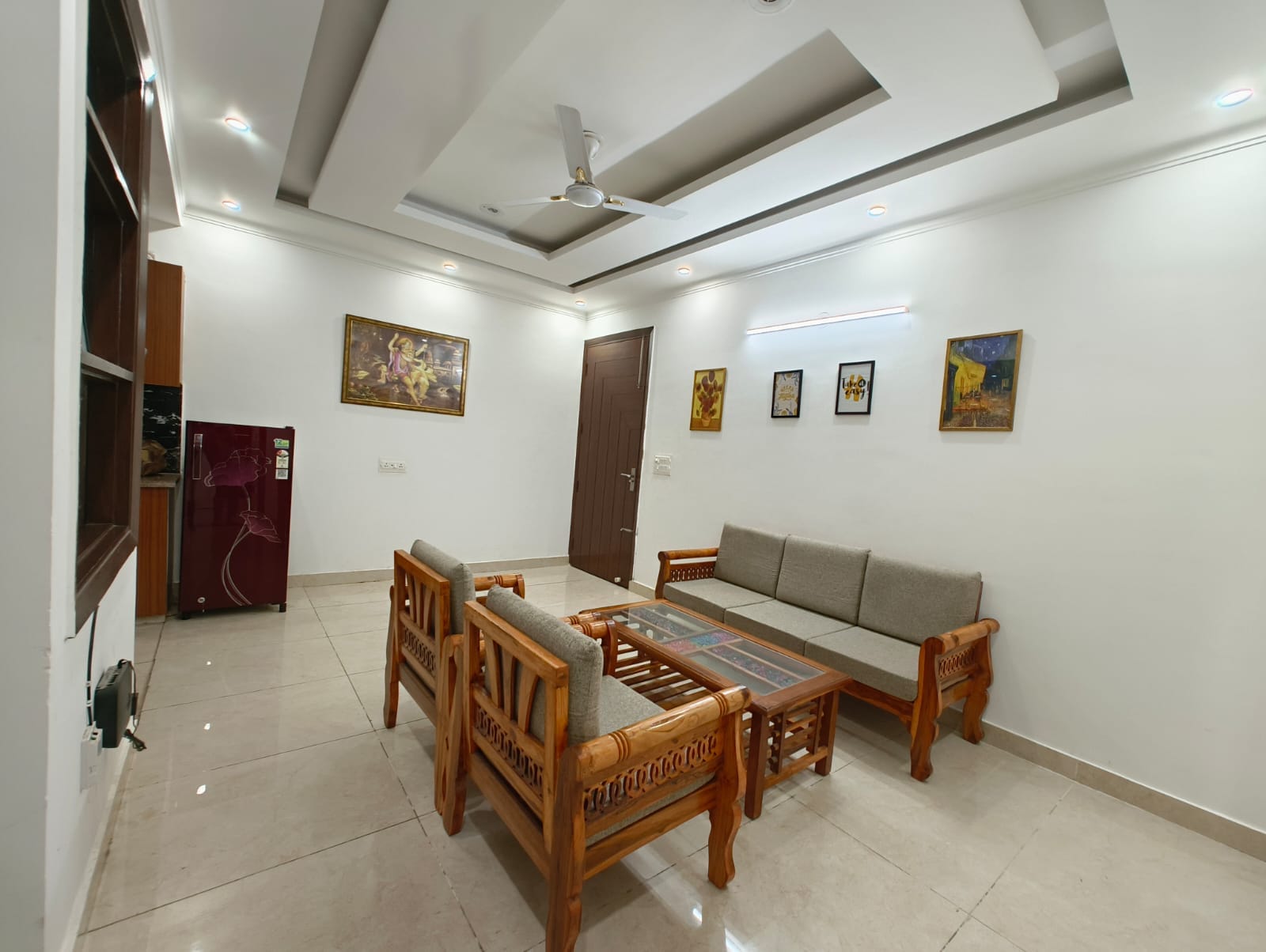 Kuvera Homestay near ILBS and Fortis Hospital Vasant Kunj - Tap to explore photos