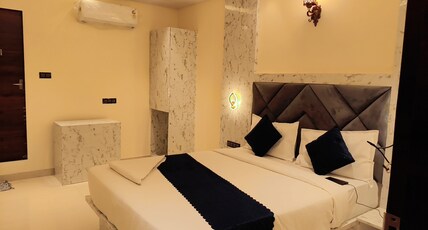 Hotel Sunrise Room Type - Double Deluxe Room