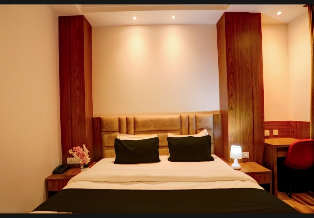 Hotel Swarn Bhoomi - Tap to explore photos