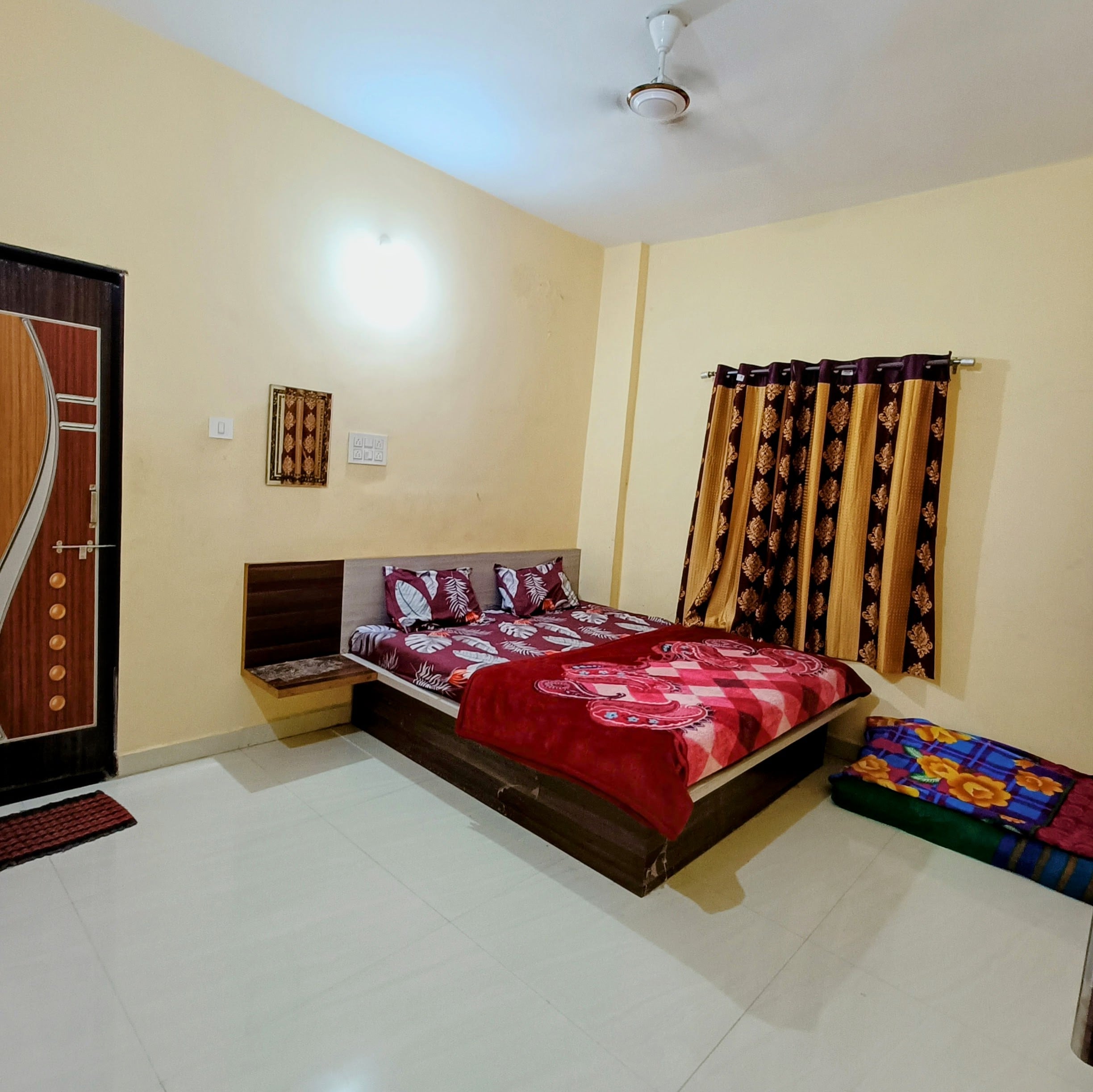 Shanirath Lodging and Wholesale - Tap to explore photos