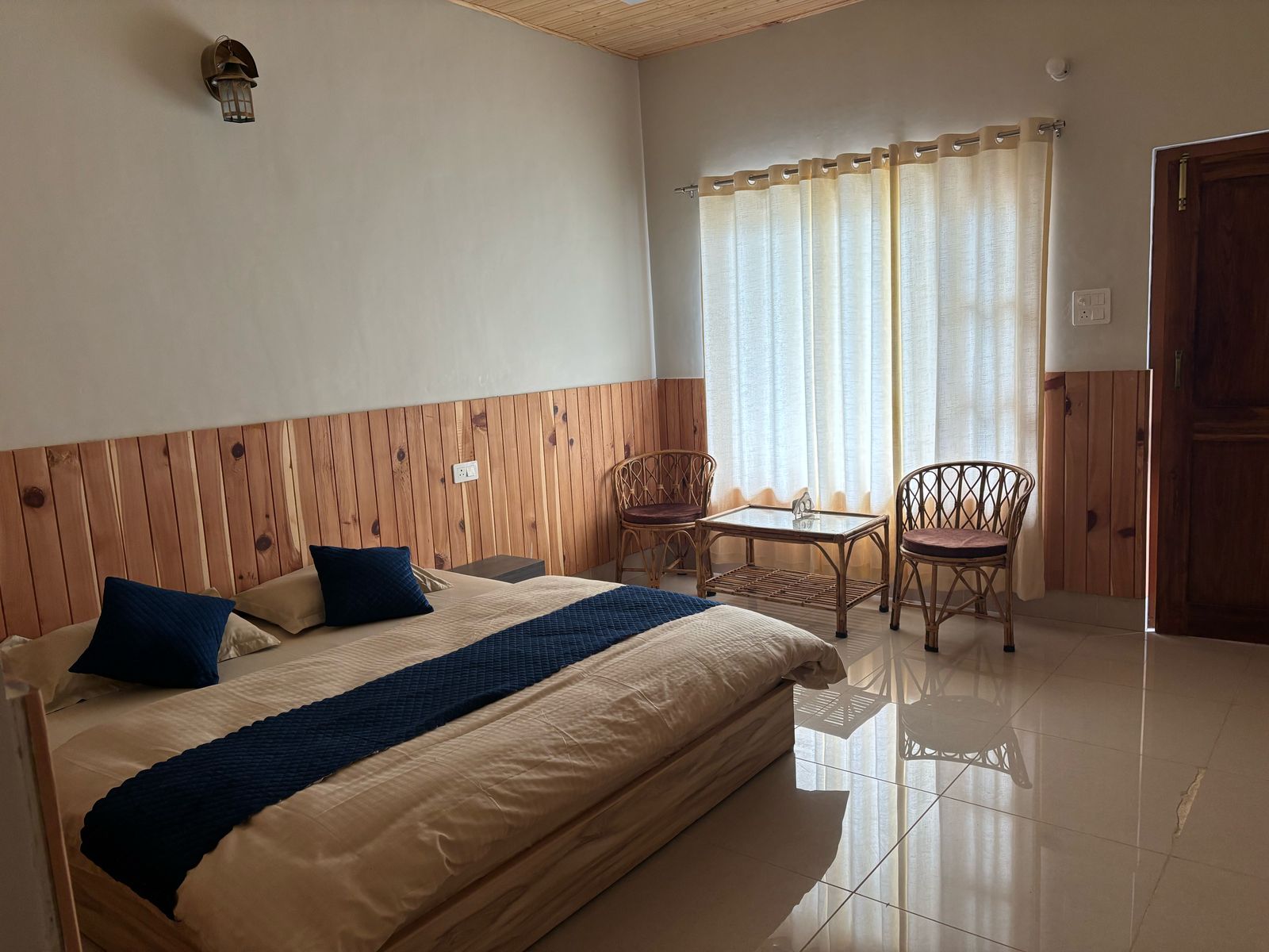 Ekaant Homestay - Tap to explore photos