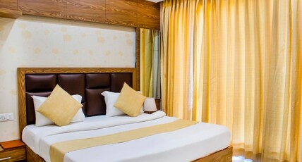 AP HOLIDAYS Room Type - Deluxe Double or Twin Room with High-Speed Wi-Fi