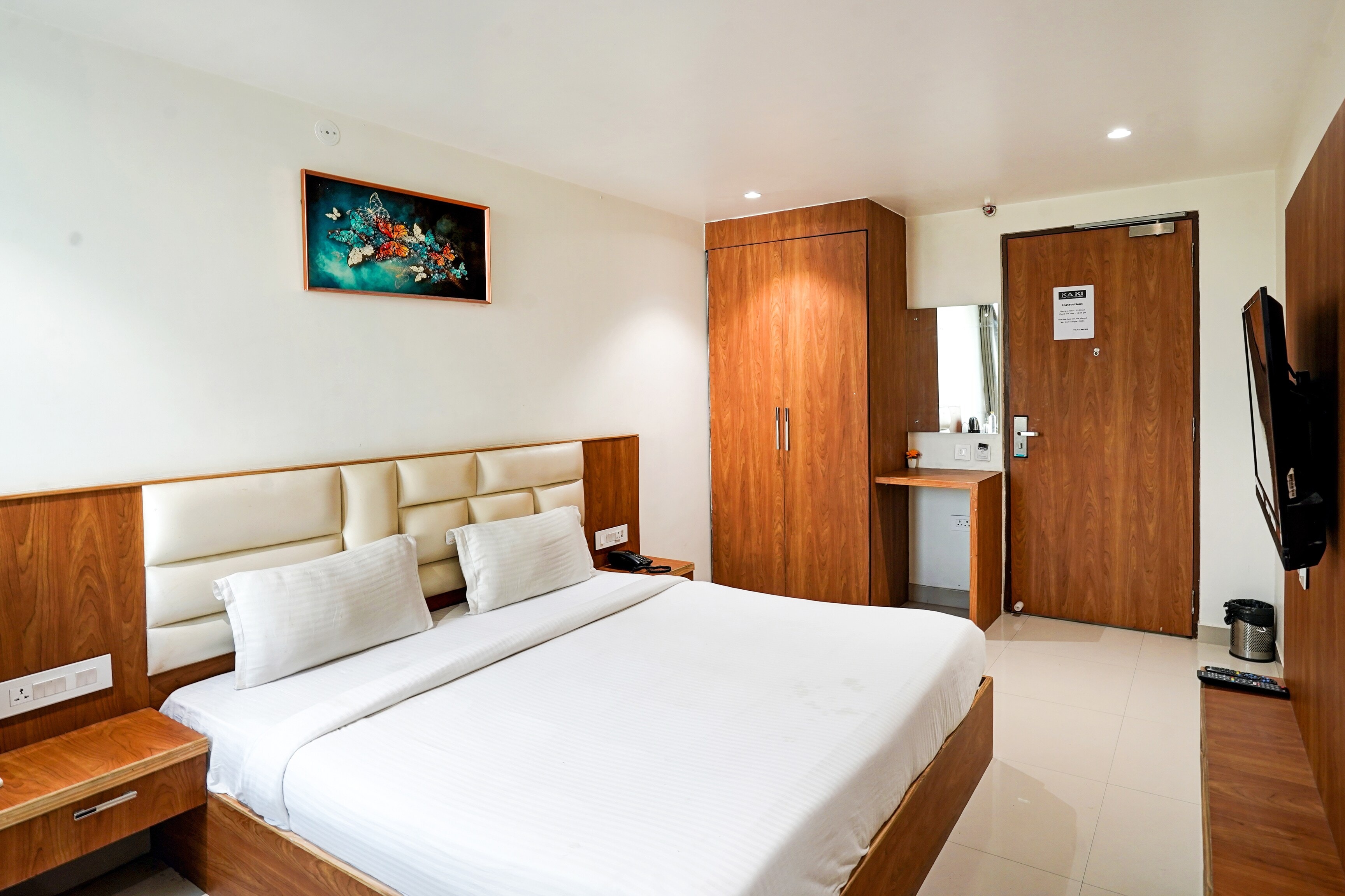 Palette - Kaki Hotel - Tap to explore photos