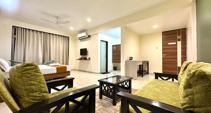 Hotel Sadhana Executive Room Type - Executive Room with pool view