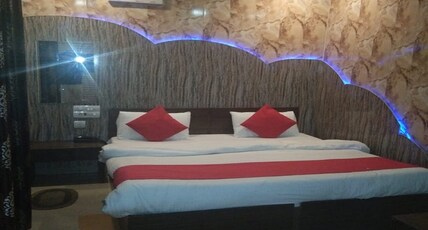 Hotel New DR Plaza Room Type - Deluxe Room