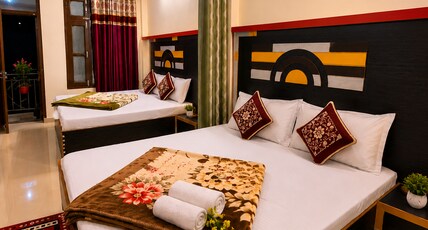 Oak Sunlight Restaurant near JW Marriott Room Type - Family Delux double room 