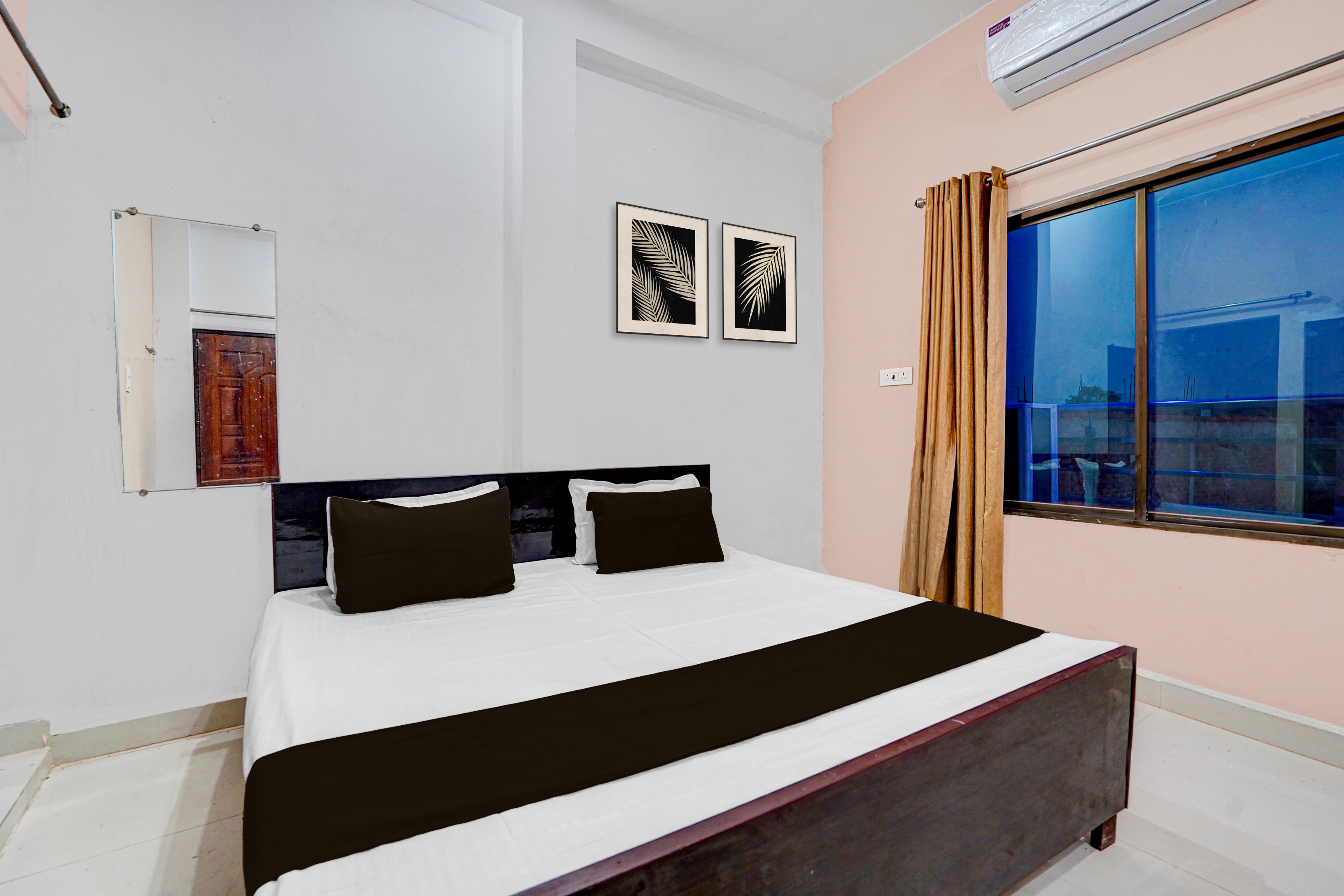 SPOT ON Abhay Hotel And Restaurant - Tap to explore photos