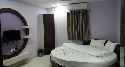 Hotel Surbhi Palace Gadarwara Room Type - Deluxe AC Room