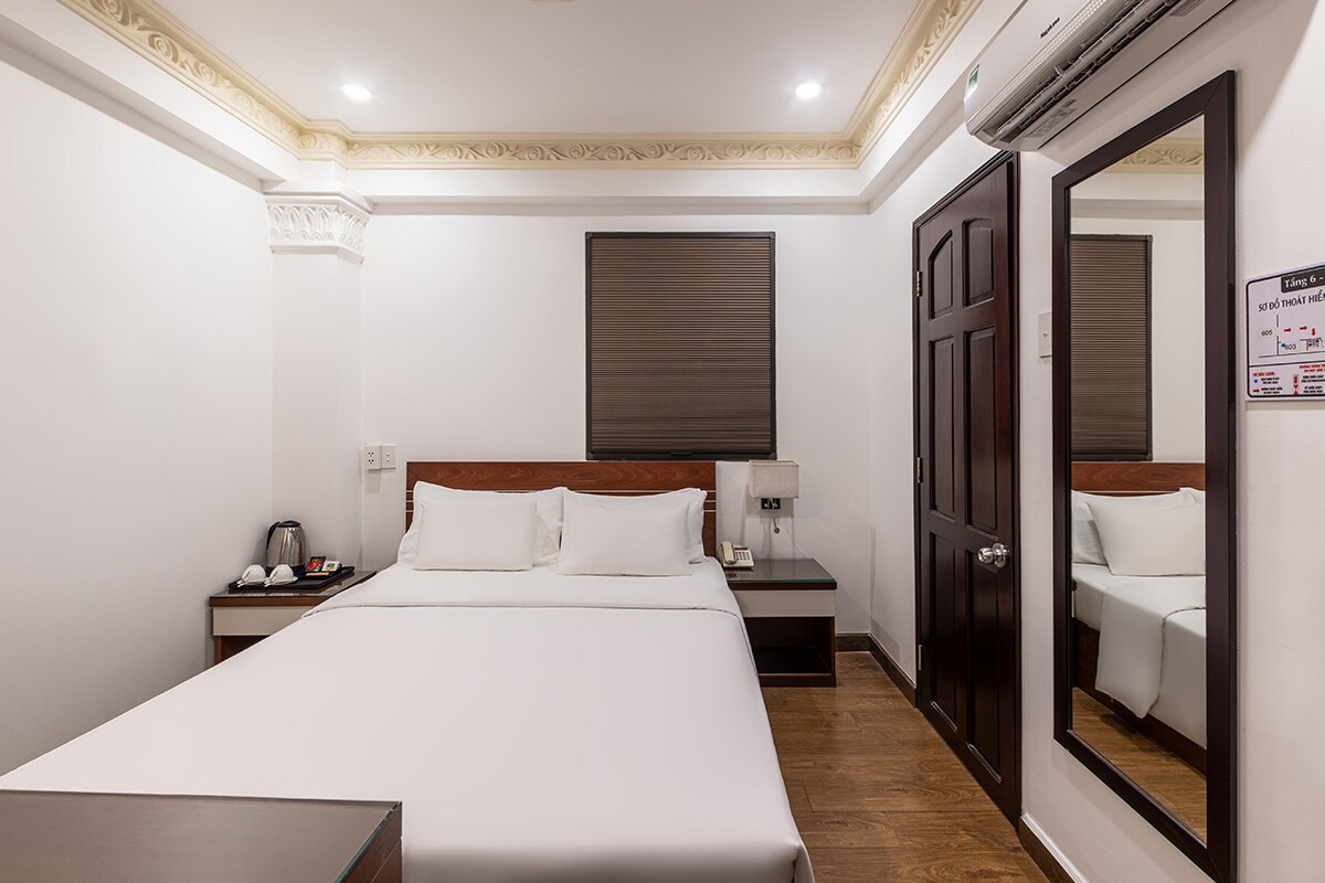 A25 Hotel - 167 Pham Ngu Lao - Tap to explore photos
