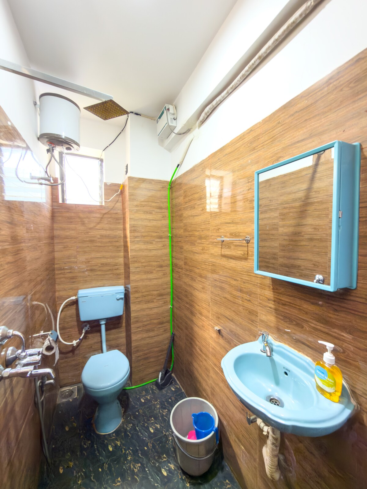 Riverfront Homestay - Tap to explore photos