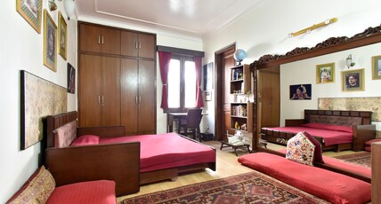 Artistic Posh Delhi House Room Type - The Mirror Room