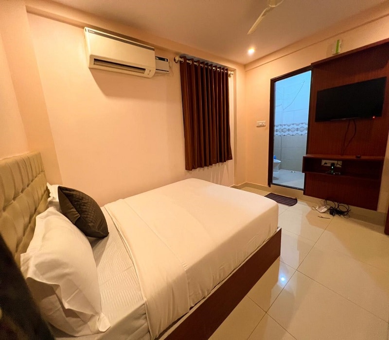 Hotel InTourist by Agira Hotel - Tap to explore photos