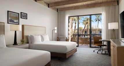 DoubleTree by Hilton Paradise Valley Resort Scottsdale Room Type - 2 QNS BALCONY - POOL VIEW