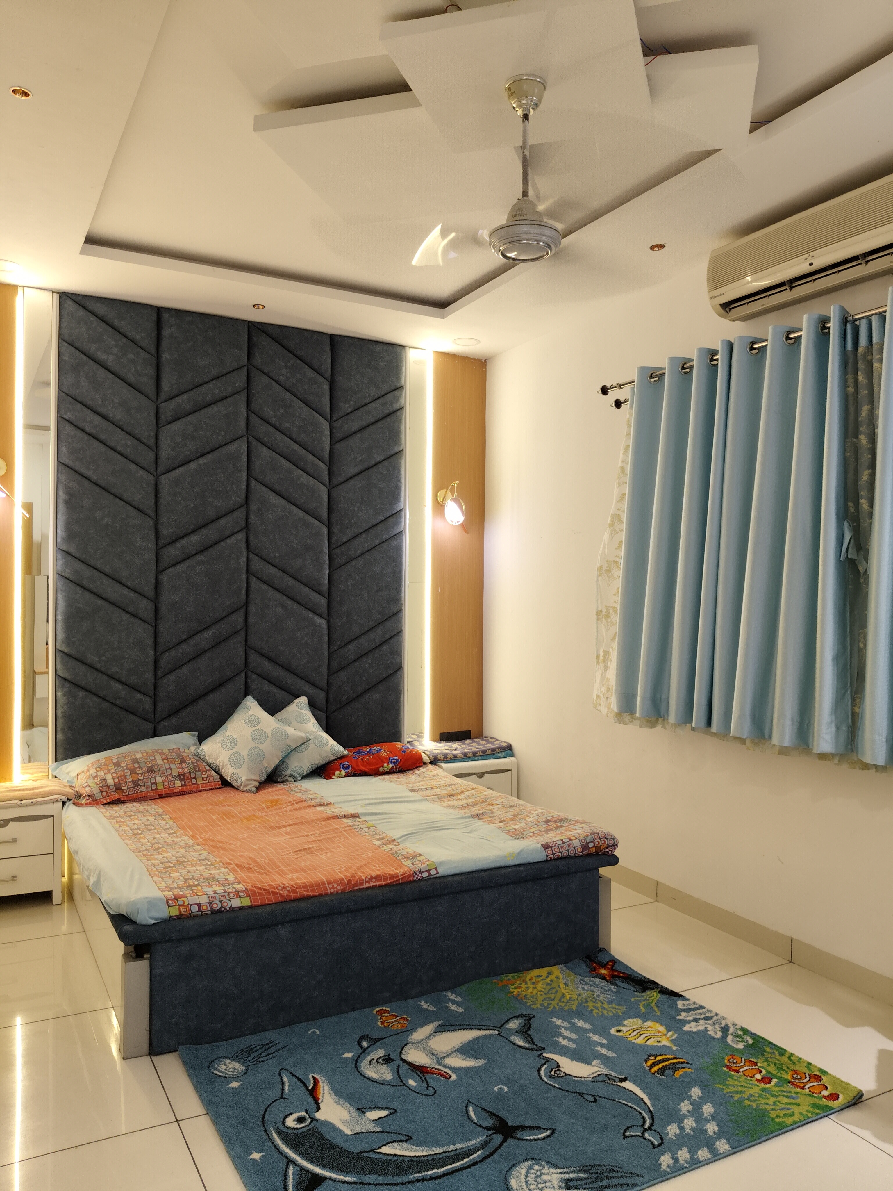 Maskeen - Tap to explore photos