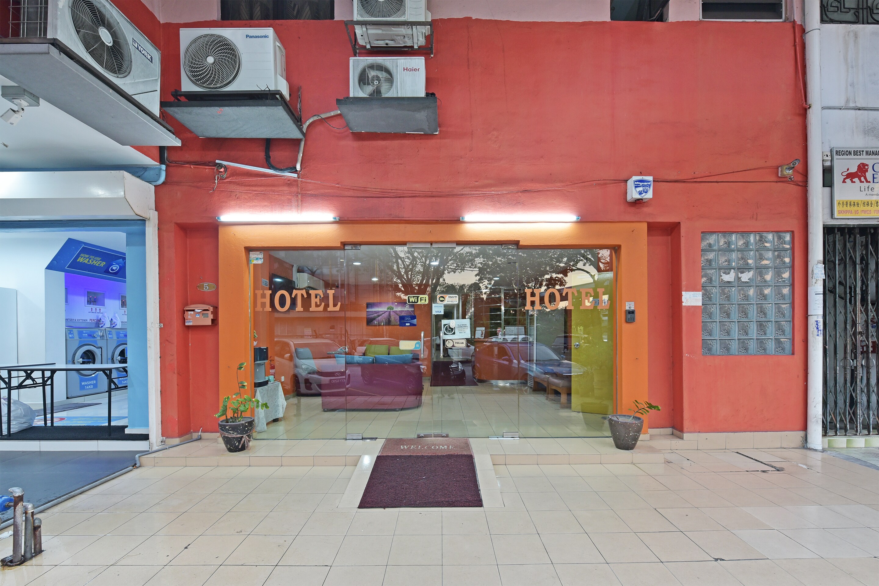 OYO 90732 New Hotel 33 - Tap to explore photos
