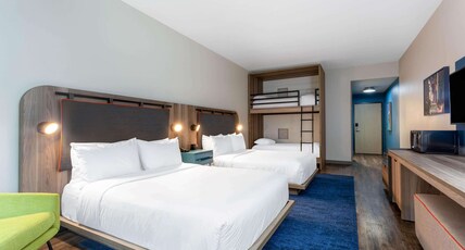 TRYP by Wyndham Orlando Room Type - 2 Queen Beds and 1 Bunk Bed, Family Room, Non-Smoking